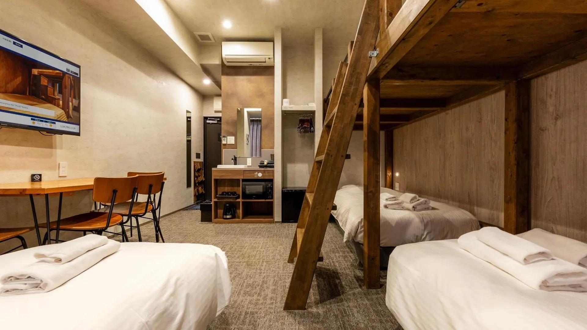 Wellstay Namba Osaca 3*,  Japão